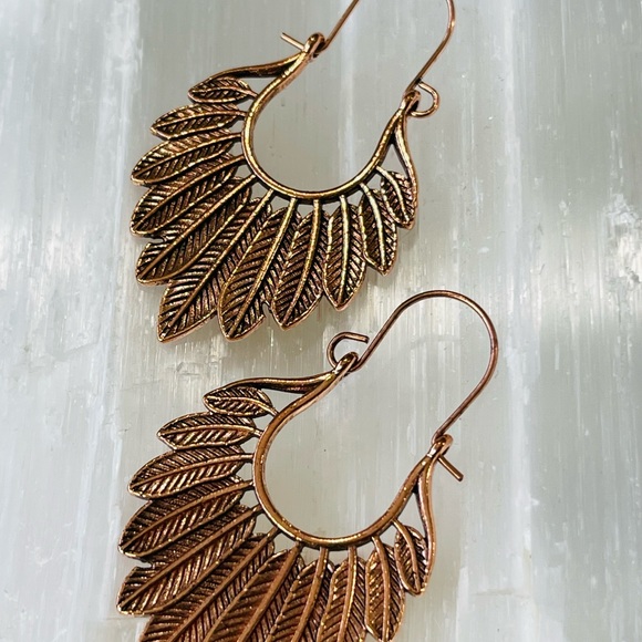BOHO FEATHER EARRINGS hanging feathers ROSE GOLD Chic Stylish Gypsy metal - Picture 6 of 7